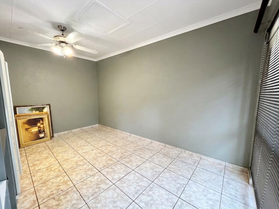2 Bedroom Property for Sale in Safari Gardens North West